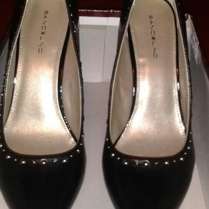 Bandolino Black Leather Pumps with gold studs